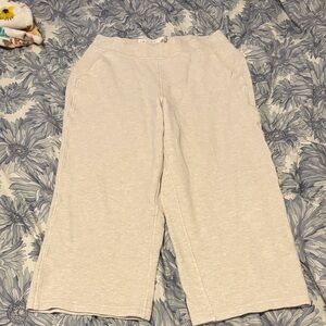Lululemon cream cropped pants